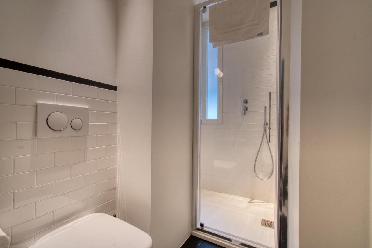 Dimora Claudia - Elegante Matrimoniale Con Bagno, Private Rooms, Self Check In, No Reception Milano Exteriör bild