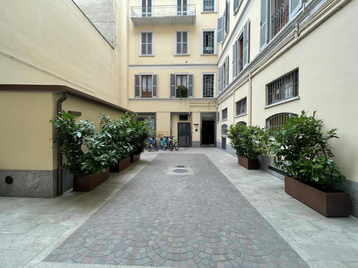 Dimora Claudia - Elegante Matrimoniale Con Bagno, Private Rooms, Self Check In, No Reception Milano Exteriör bild